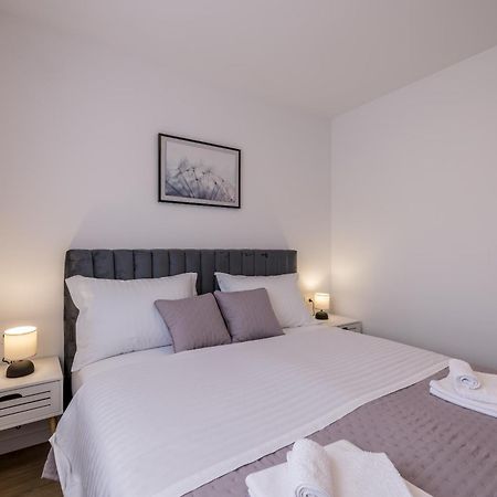 Adriatic Nest, Cozy And Modern Two Bedroom Apartment Kastela Exterior photo